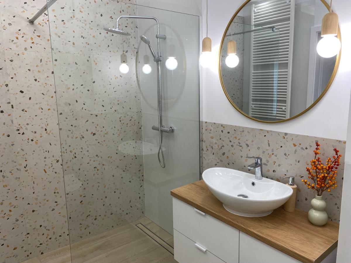 Metro Szwedzka Apple Apartment Warsaw